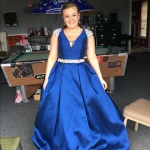 Mac Duggal Prom Dress